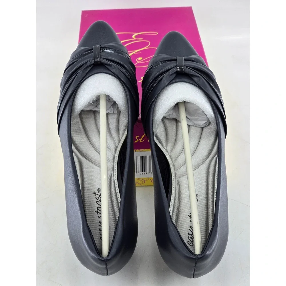 Easy Street Millie Pumps Womens 9 WW Navy Blue Patent Bow Heel - NEW